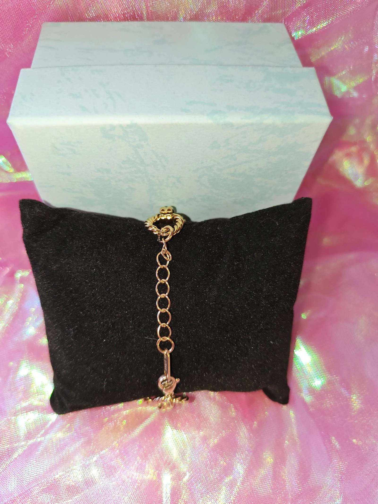 Gold Interlocked Chain Bracelet – photo 2